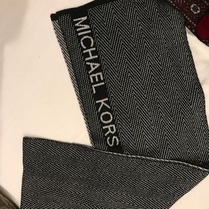 NWT Michael Kors Glittery Scarf